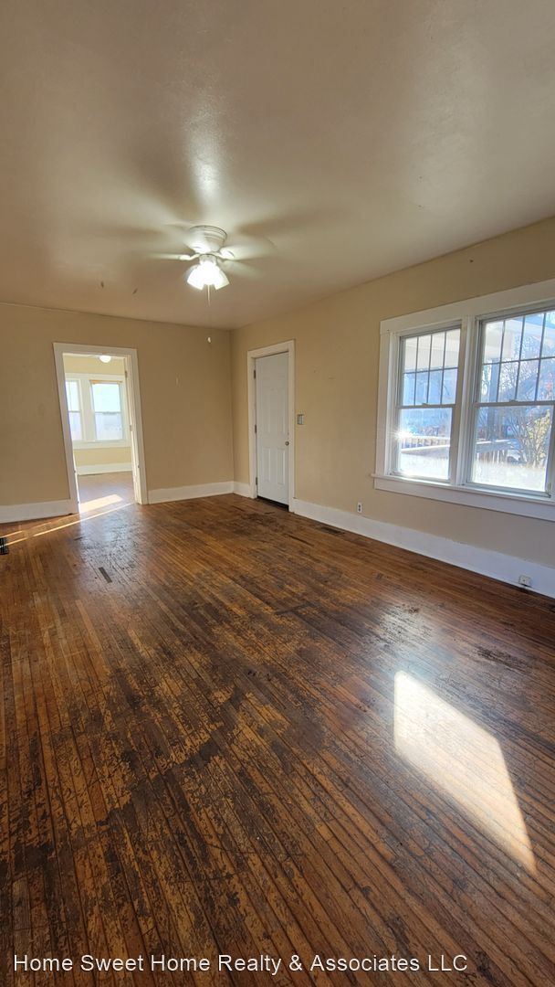 Building Photo - 2 br, 1 bath House - 1031 W Chase