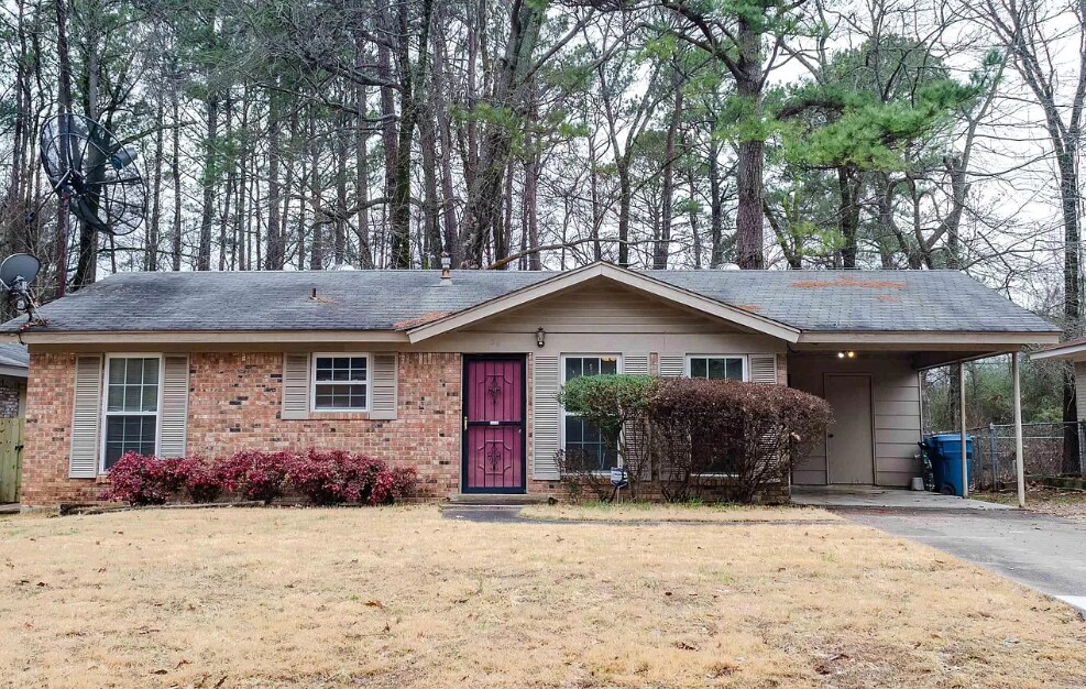 Primary Photo - 56 Southern Oaks Dr
