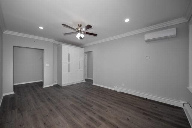 Building Photo - 726 Howell Ave