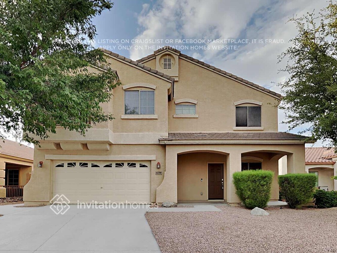 Primary Photo - 4234 E Westchester Dr