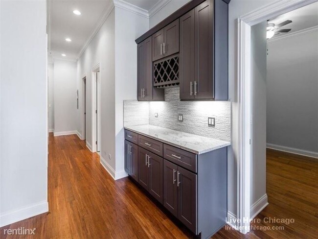 Building Photo - 2 br, 2 bath Apartment - 838 S Wells St