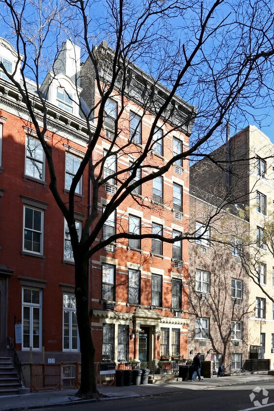 Foto del edificio - 345 W 21st St