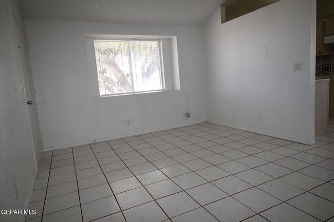 Building Photo - 9604 Gaza Dr
