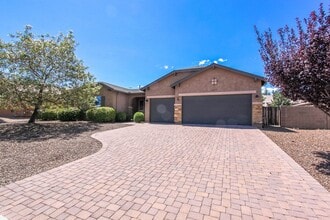 Building Photo - 2677 Capella Dr