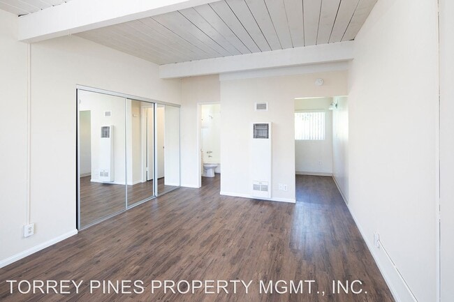 Building Photo - 1327-1335 Pacific Beach Dr