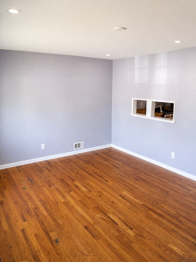 Foto del edificio - 3 Bedroom Single-Family Ranch Home in Toms River