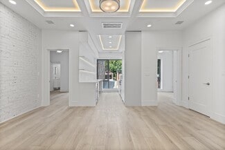 Building Photo - 1572 Beacon St