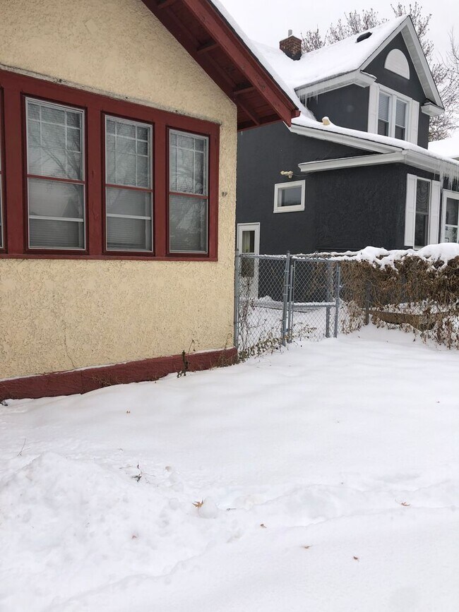 Foto del edificio - Single house for rent (under Renovation )this house will be ready December 1 2025 just in time fo...