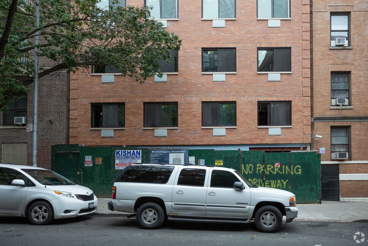 Primary Photo - 2116 Daly Ave