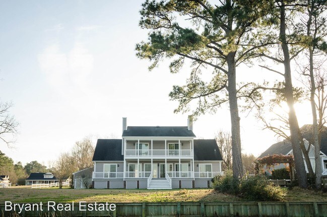 Building Photo - 4 br, 3.5 bath House - 7522 Dunbar Road