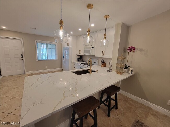 Foto del edificio - 7761 Jewel Ln