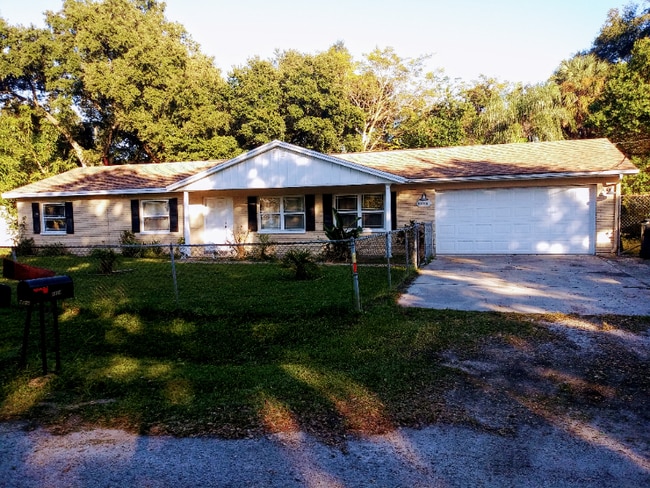 Photo - 8824 W Millpoint Rd (Riverview, FL) House