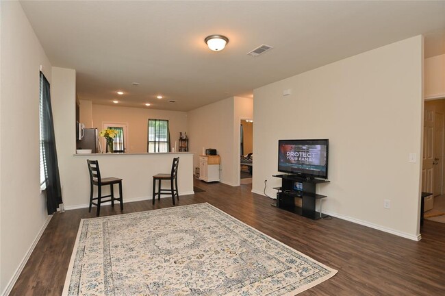 Building Photo - 4722 Champions Landing Dr