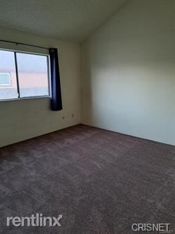 Building Photo - 3 br, 2.5 bath Townhome - 9946 Owensmouth ...
