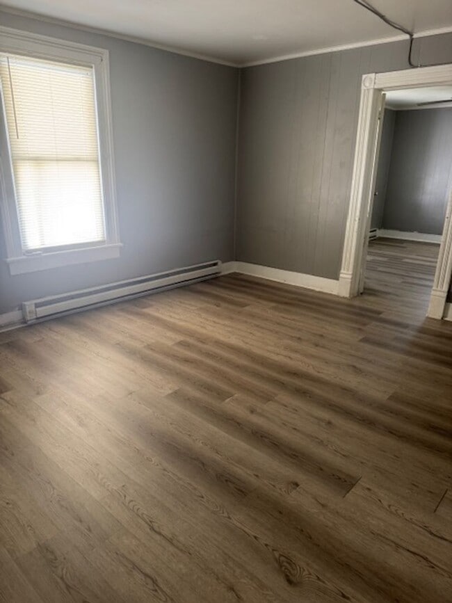 Building Photo - Single Family 3 Bedroom
