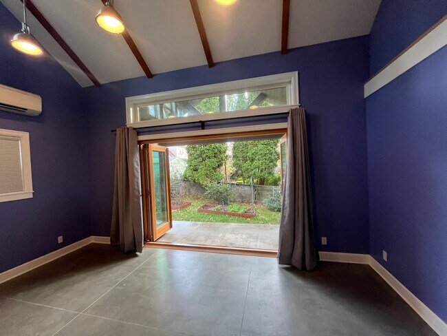Accordion door - 2329 SE 51st Ave