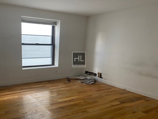 Foto del edificio - 21-81-81 38th St