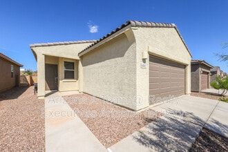 Building Photo - 4882 E Greenway Wash Dr