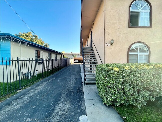 Foto del edificio - 232 E Emerson Ave