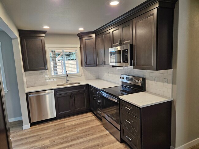 Kitchen - 9712 74th Ave E