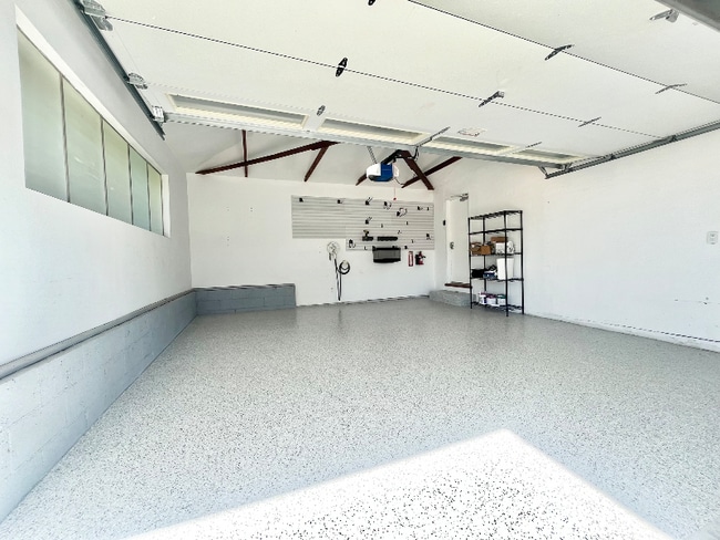 Foto del edificio - 420 Tamarac Dr