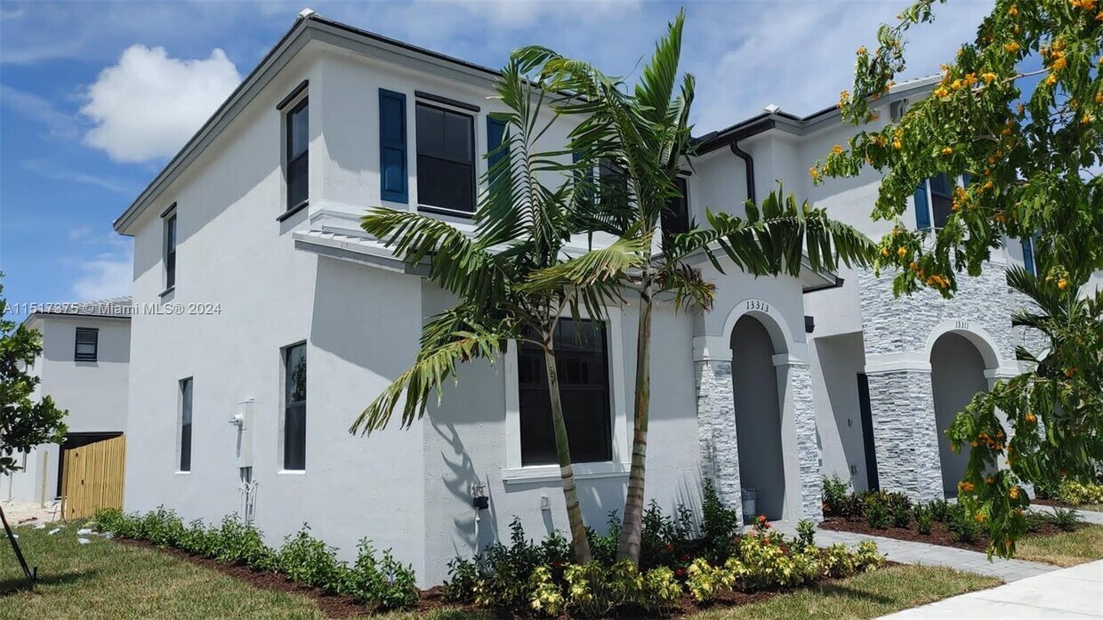 Foto del edificio - 28771 SW 132nd Ct