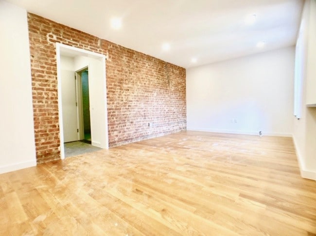 Building Photo - 3971 Gouverneur Avenue