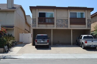 Building Photo - 676 Seacoast Dr