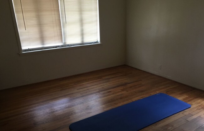 Foto del edificio - 3902 Oaklawn St
