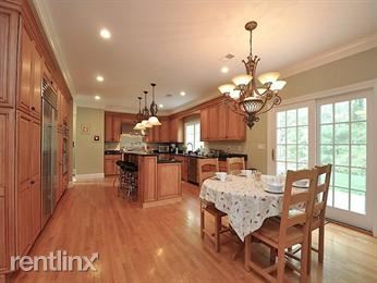 Building Photo - 81 Montvale Rd