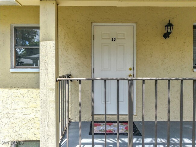 Foto del edificio - 28120 Pine Haven Way