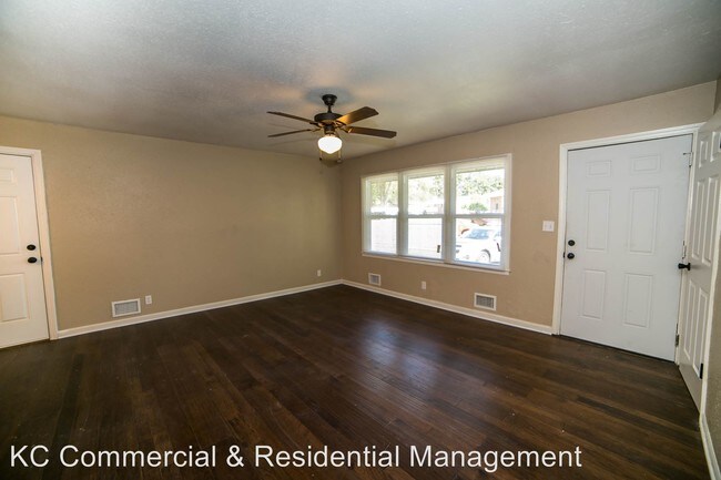 Foto del edificio - 4 br, 3 bath House - 15801 E 42nd Place