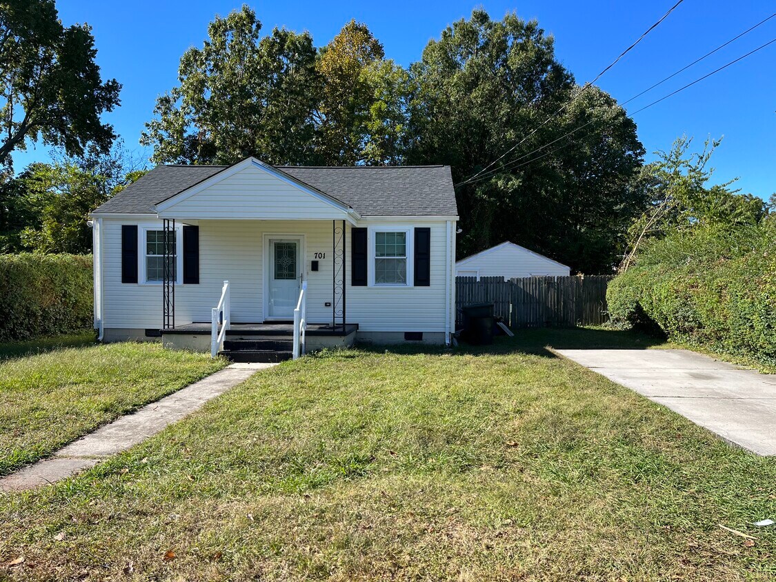 Primary Photo - 701 Smith St