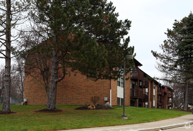 Foto del edificio - Darrow Road Apartments