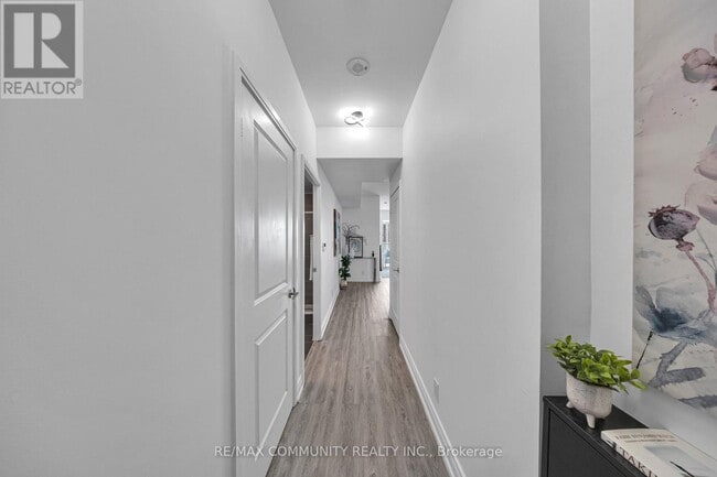 Building Photo - 50 Absolute Ave