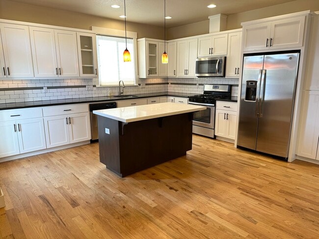 Building Photo - Super Cute 3 Bedroom with Bonus/Office in SE Portland Home!