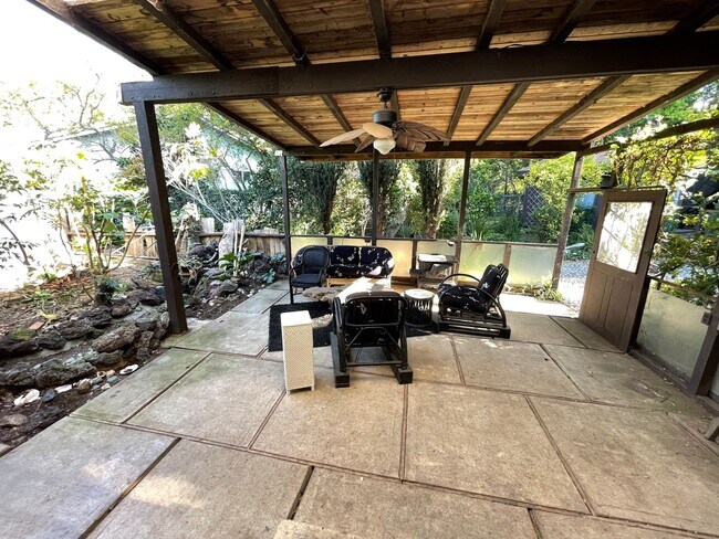 Foto del edificio - 3 Bedroom, 2 Bath Home On Quiet Street