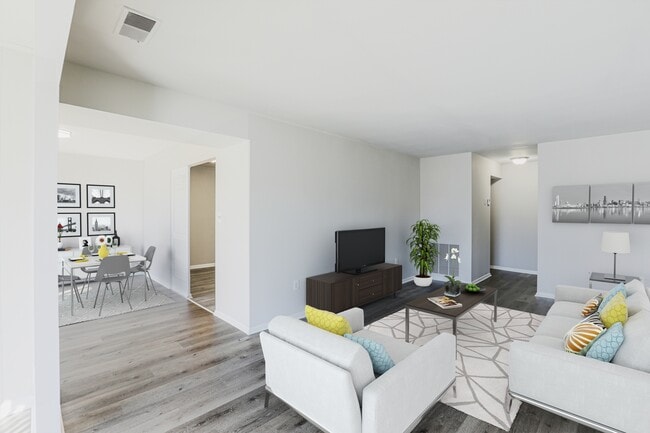 Building Photo - Brinkley Manor Apartments