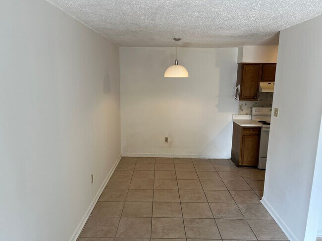 Foto del edificio - 155 Marilyn Dr