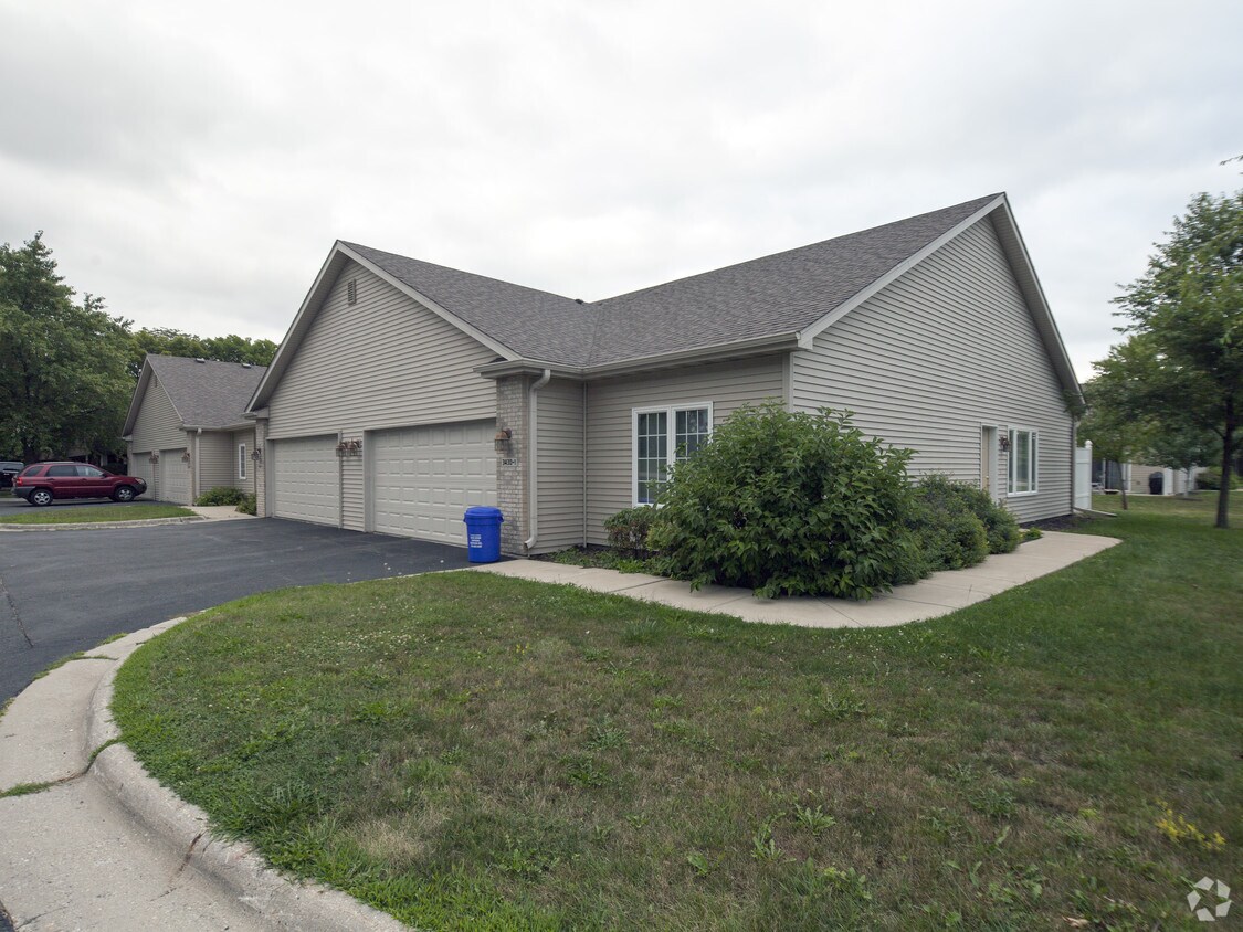 Hampton Trails Apartments Apartments in Rockford, IL