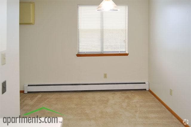 Dining Room - Ponds of Edina