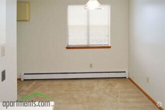 Dining Room - Ponds of Edina