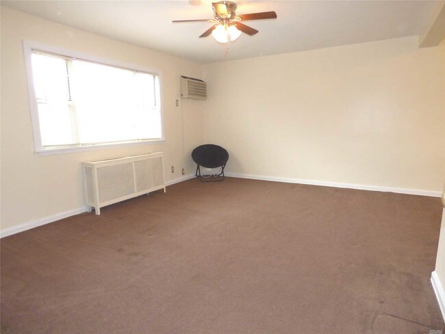 Building Photo - 1061 Fenwood Dr