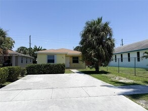 Building Photo - 181 NE 35th Ct