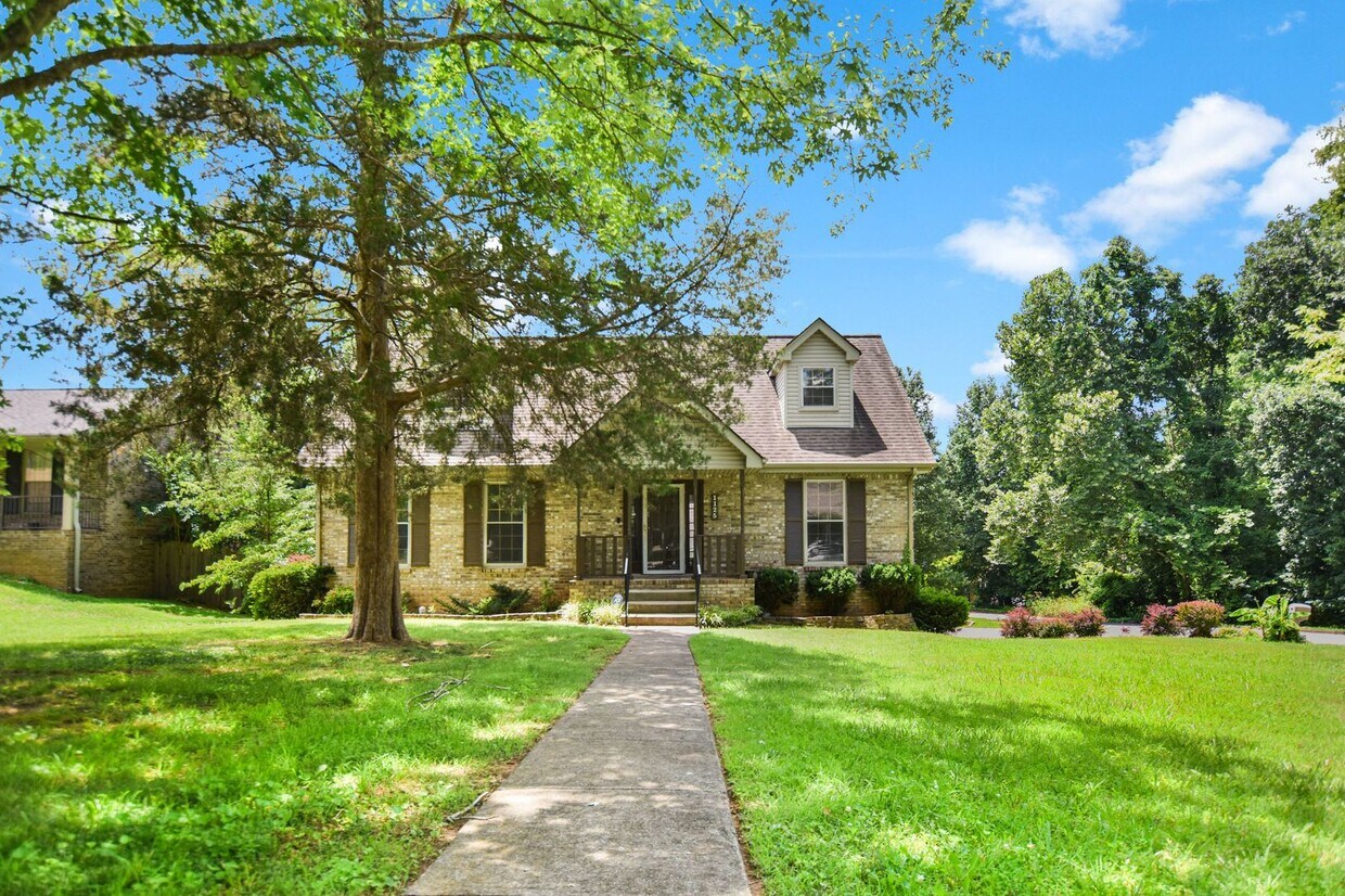 Foto principal - Pet Friendly Three Bedroom!