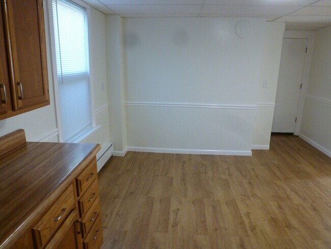 Building Photo - 38 Erie St