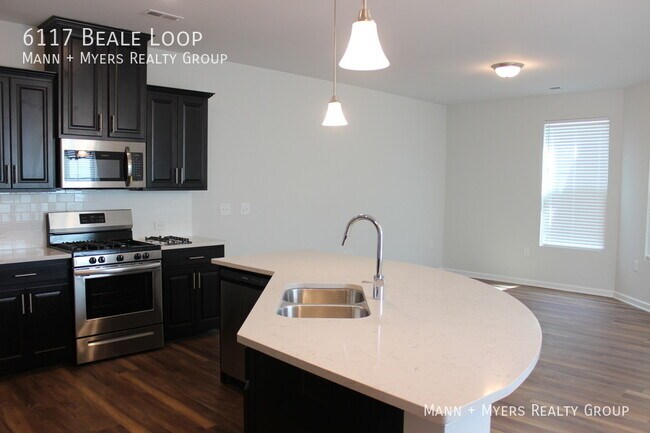 Building Photo - 6117 Beale Loop