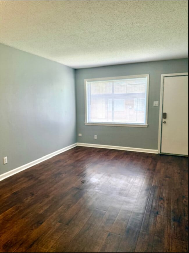 Family Room - Center Court Apartments