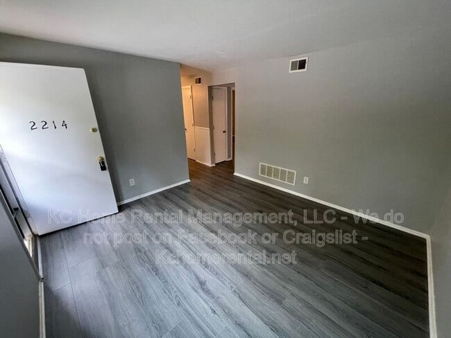 Building Photo - 2214 NE 77th St