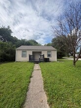 Building Photo - 1114 NE 43rd Terrace